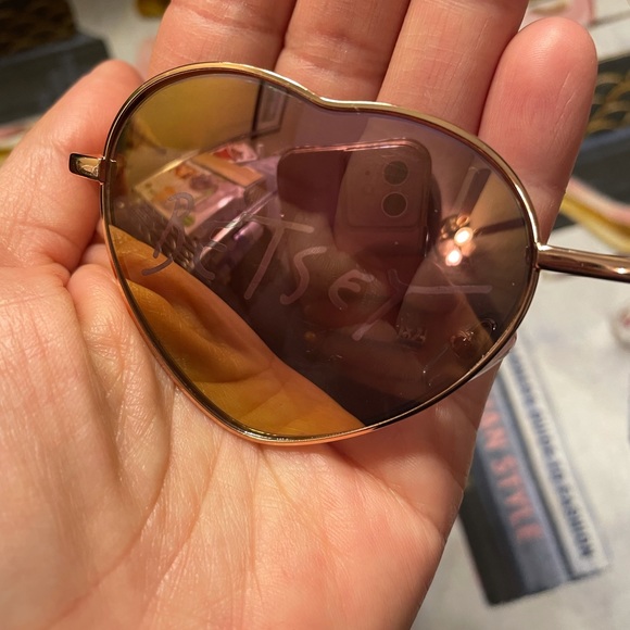 Betsey Johnson ombré aviator sunglasses - Picture 4 of 10